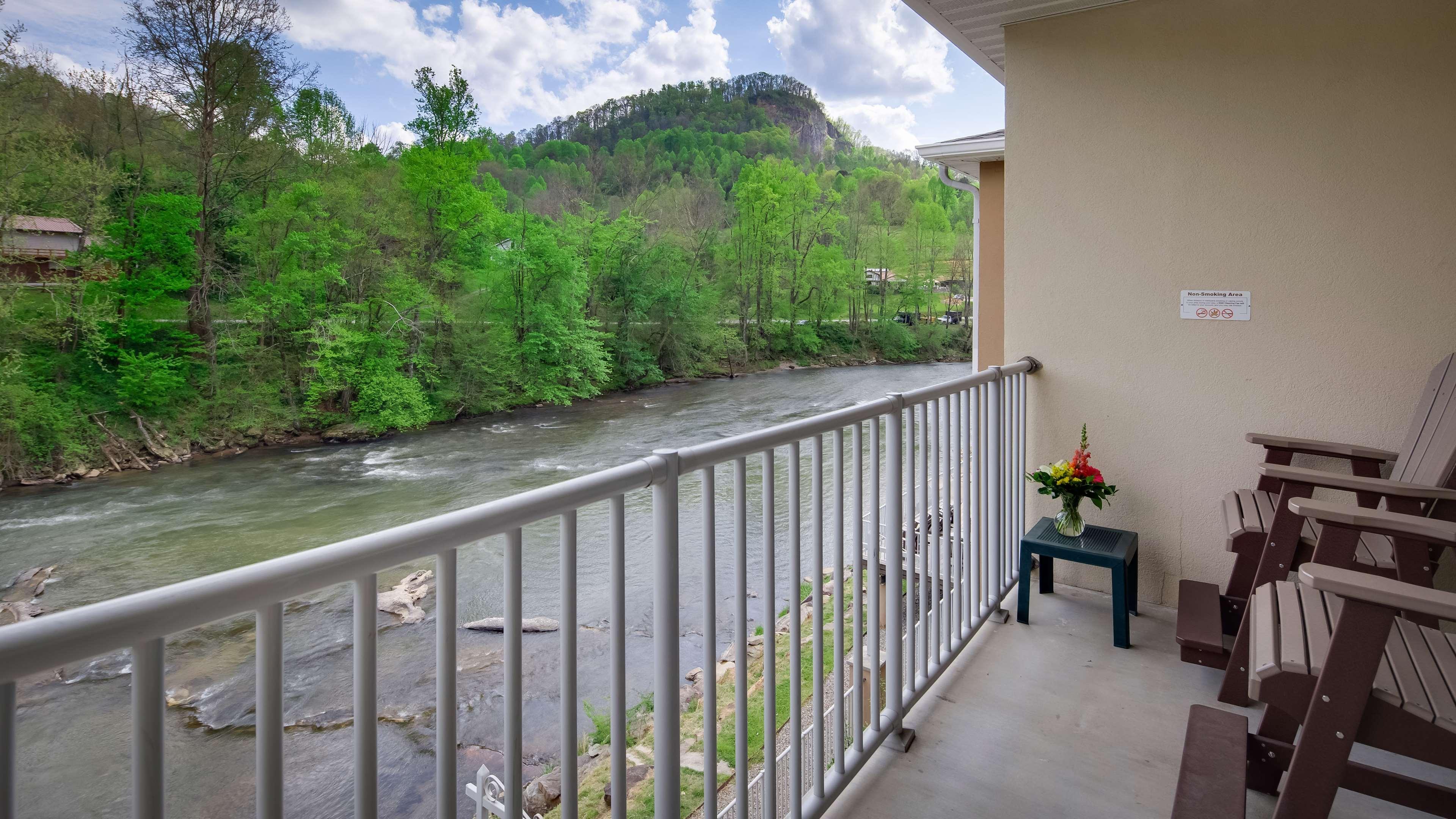 Best Western Plus River Escape Sylva / Dillsboro Exterior foto